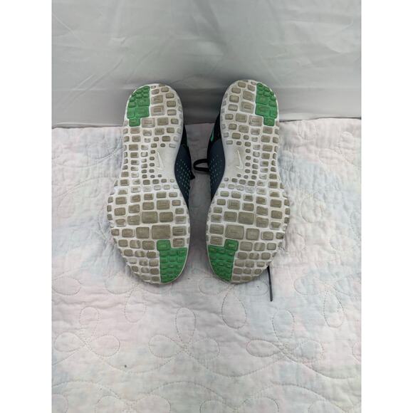 Gray and teal Nike women’s 7.5 - Picture 7 of 9